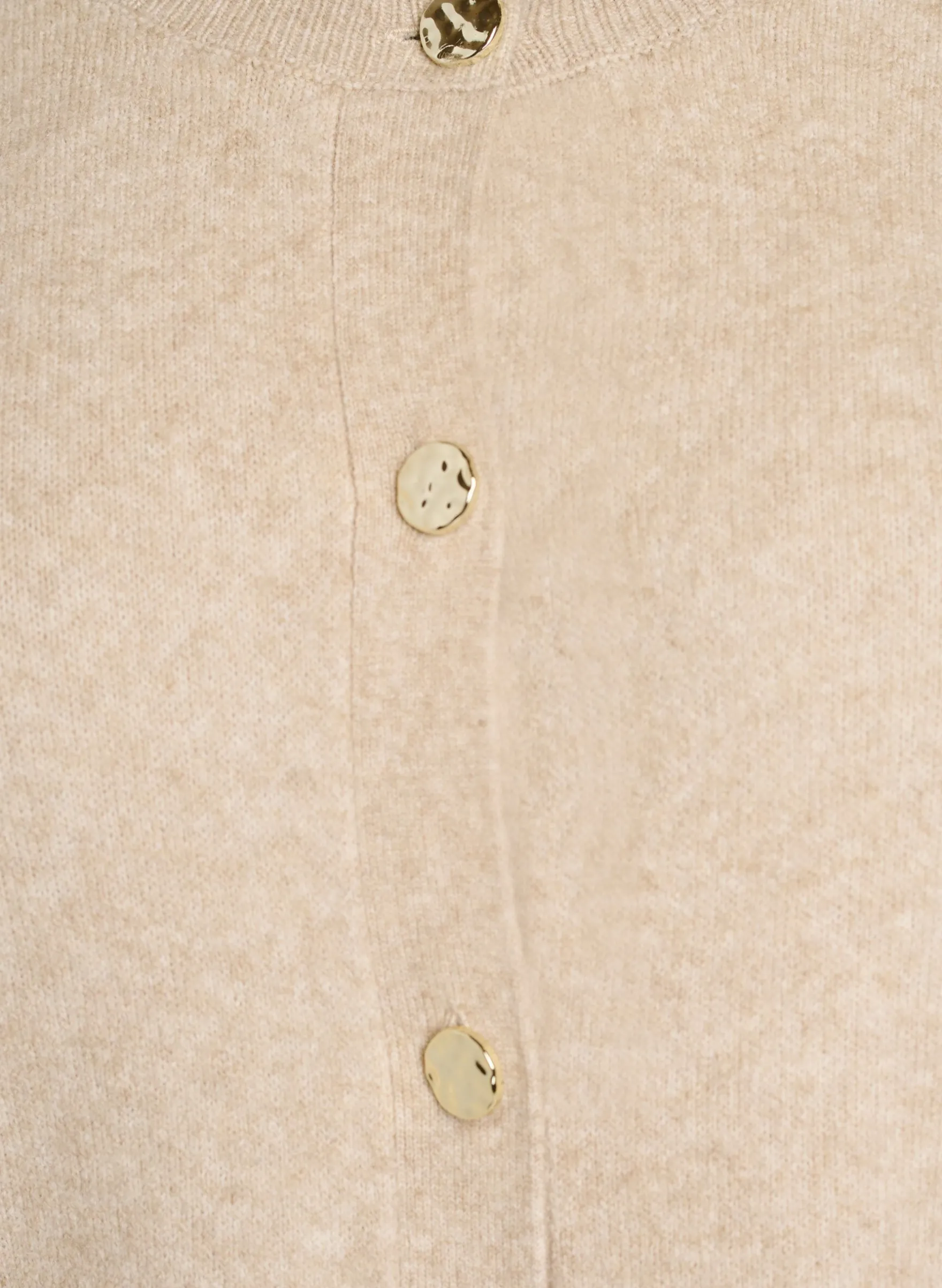 Strickjacke aus weichem Strick mit goldfarbenen Knöpfen