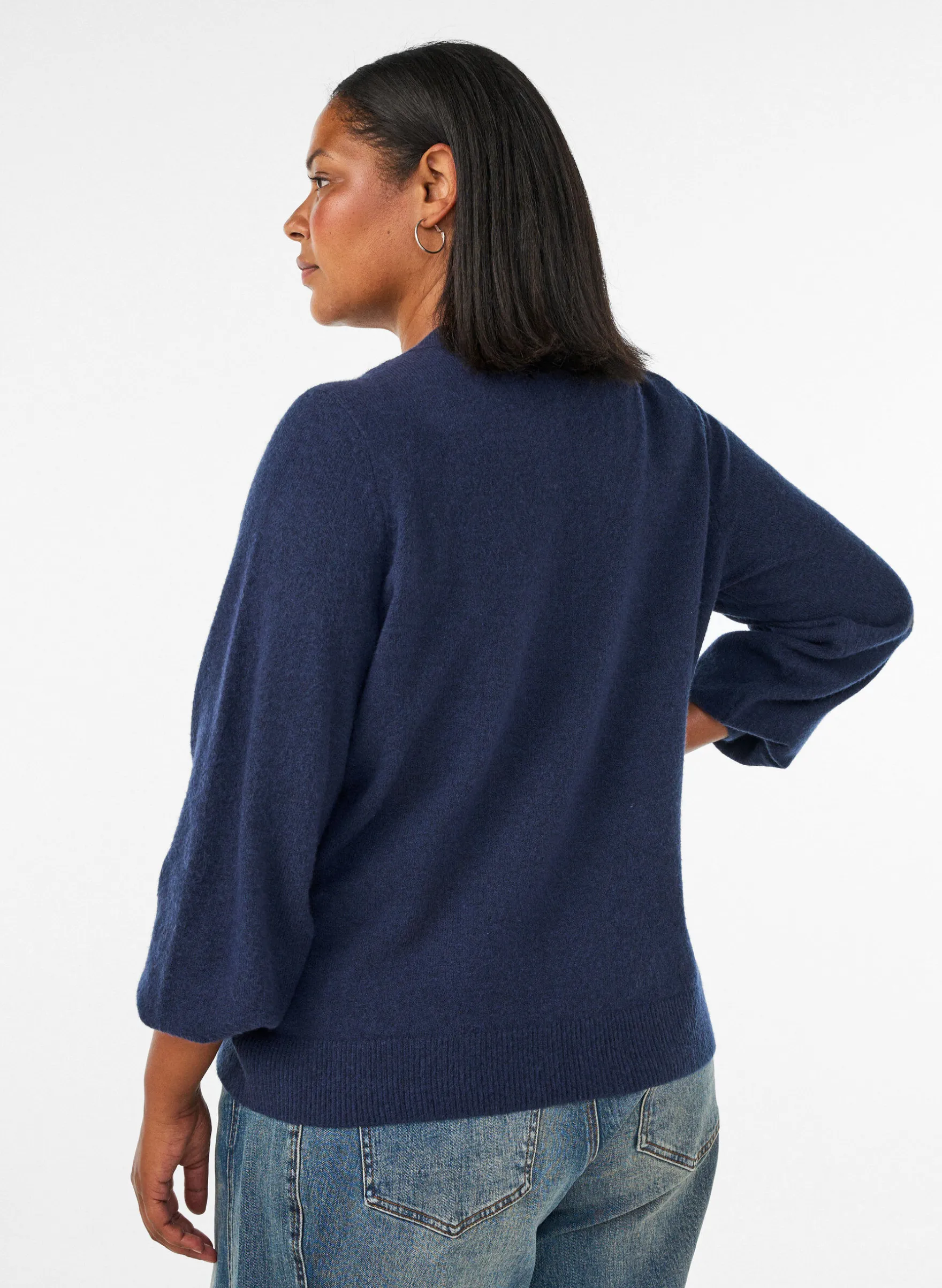 Strickjacke aus weichem Strick mit goldfarbenen Knöpfen
