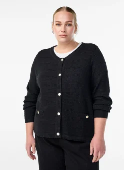 Strickjacke mit Strukturstrick und dekorativen Knöpfen