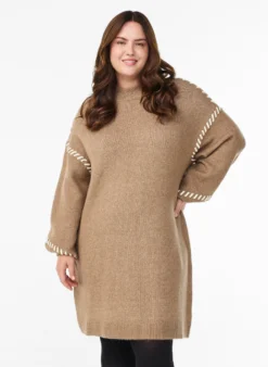 Strickkleid mit Kontrastnähten