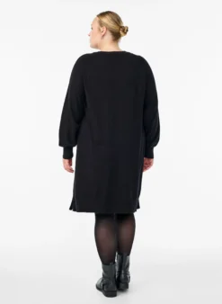 Strickkleid mit Raglanärmeln und Mittelnaht