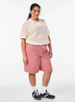 Strick-Polo mit Lochstickerei und Streifen