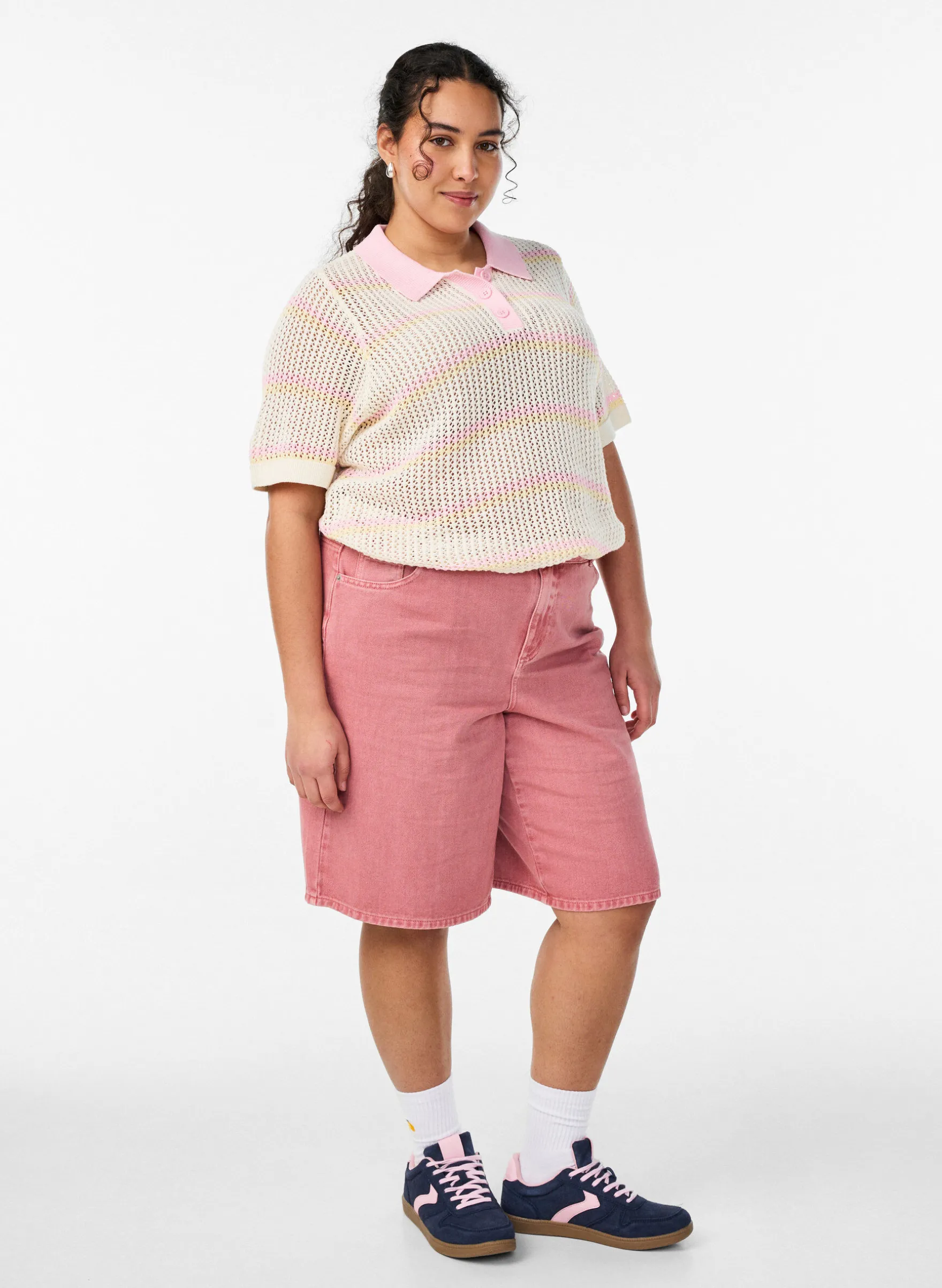 Strick-Polo mit Lochstickerei und Streifen