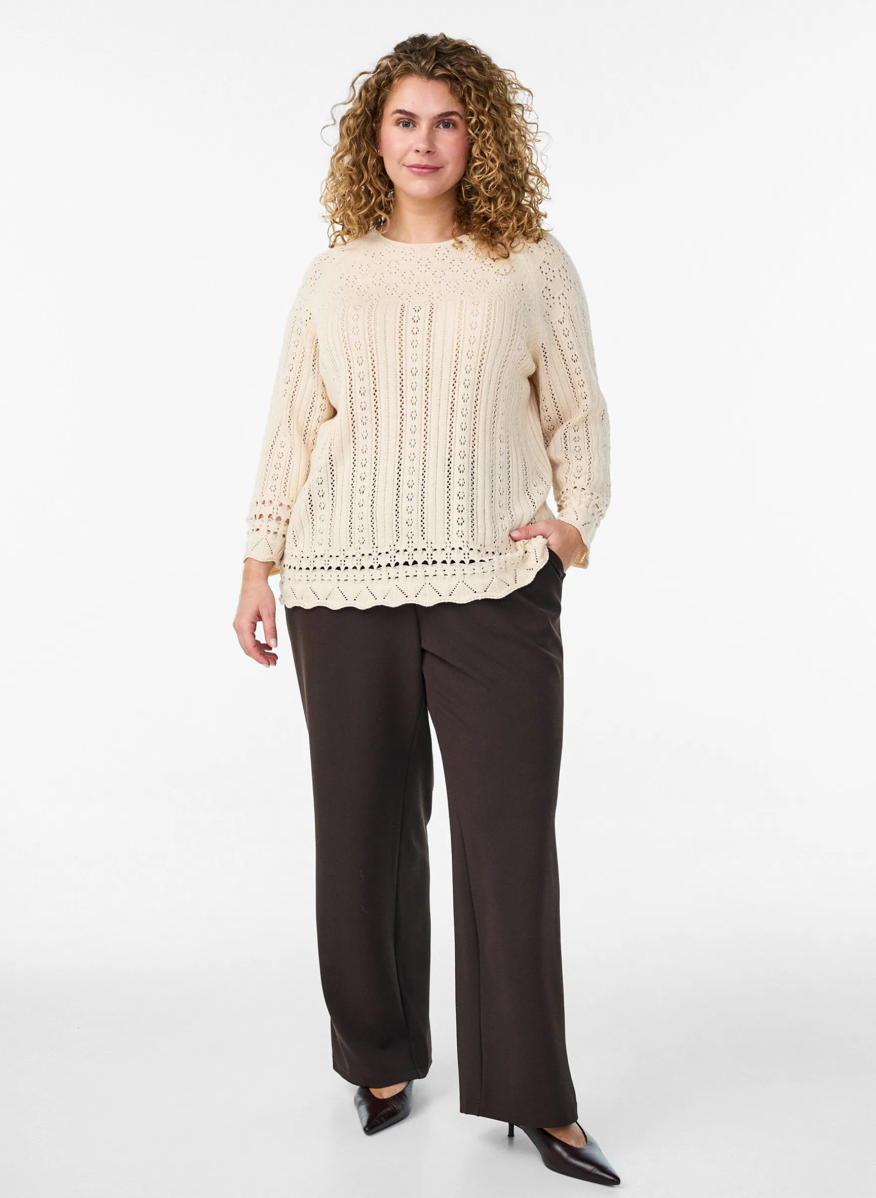 Stricktop mit Lochstickerei und 3/4-Ärmeln