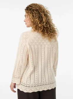 Stricktop mit Lochstickerei und 3/4-Ärmeln