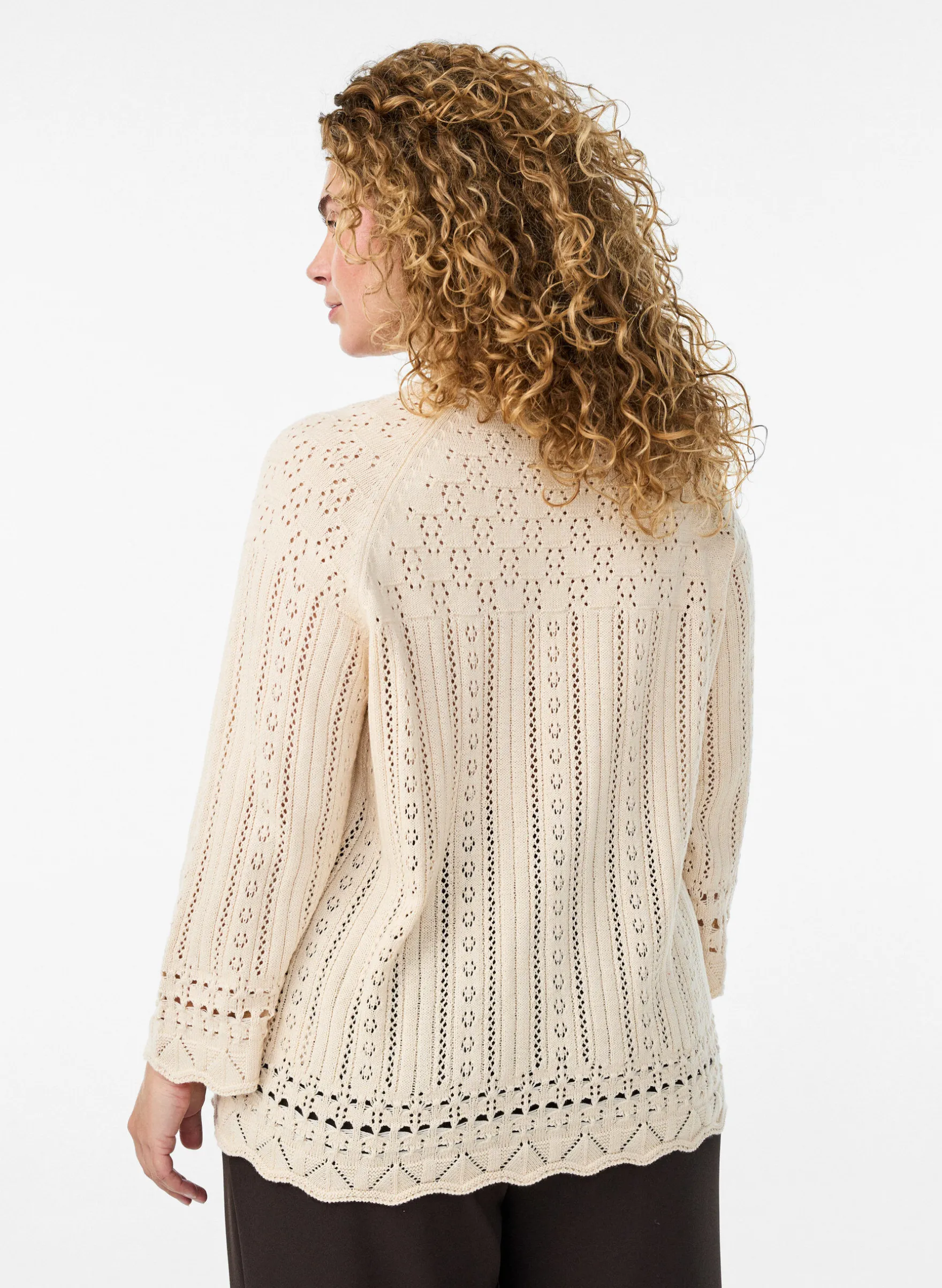 Stricktop mit Lochstickerei und 3/4-Ärmeln