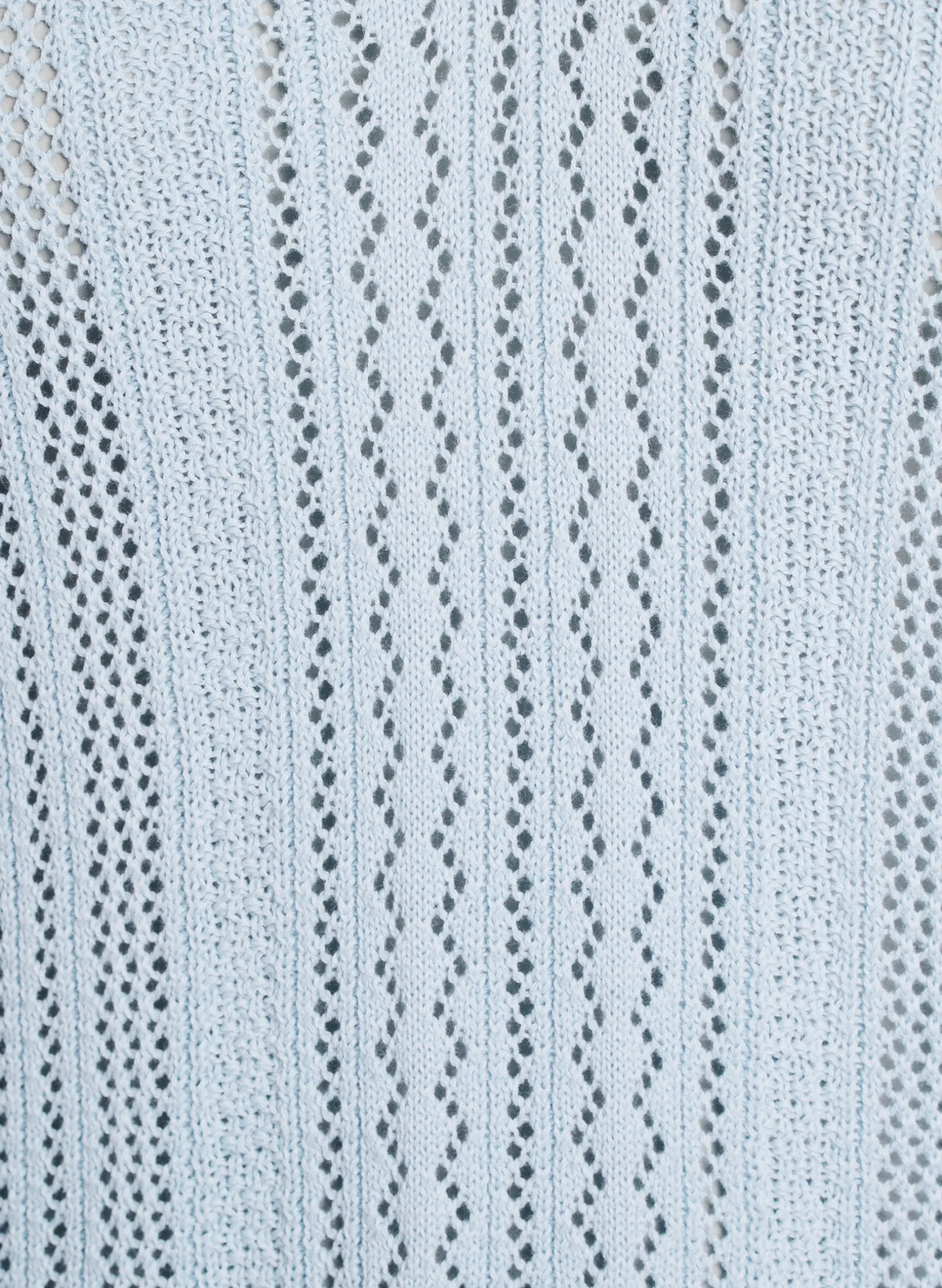 Stricktop mit Lochstickerei und V-Ausschnitt