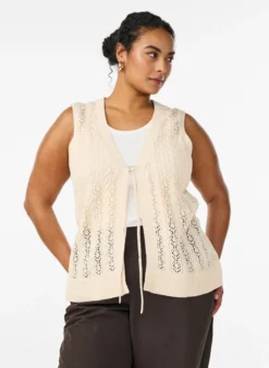 Strickweste mit Lochstickerei und Bindeband