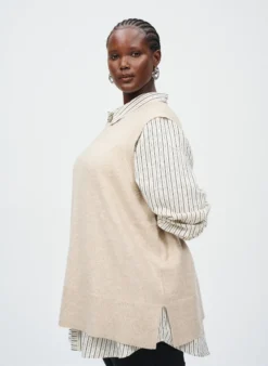 Strickweste mit Rippbändern