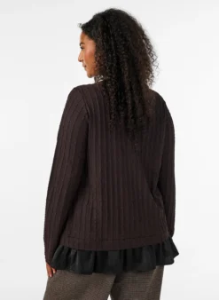 Strukturierte Bluse mit Rüschensaum