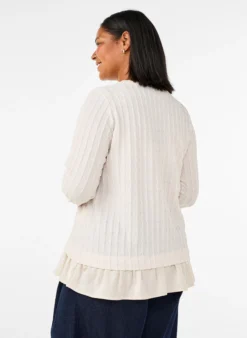 Strukturierte Bluse mit Rüschensaum