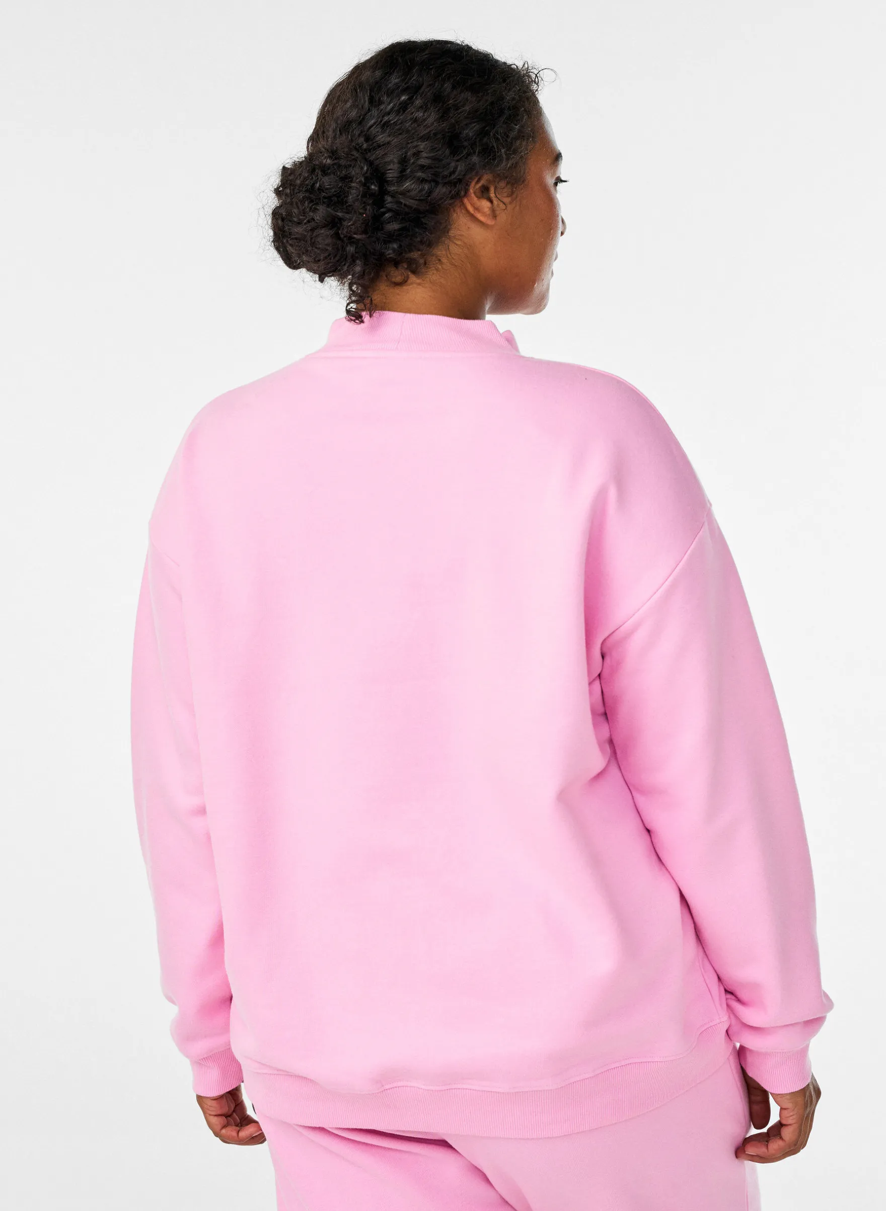 Sweatshirt mit hohem Kragen und langen Ärmeln
