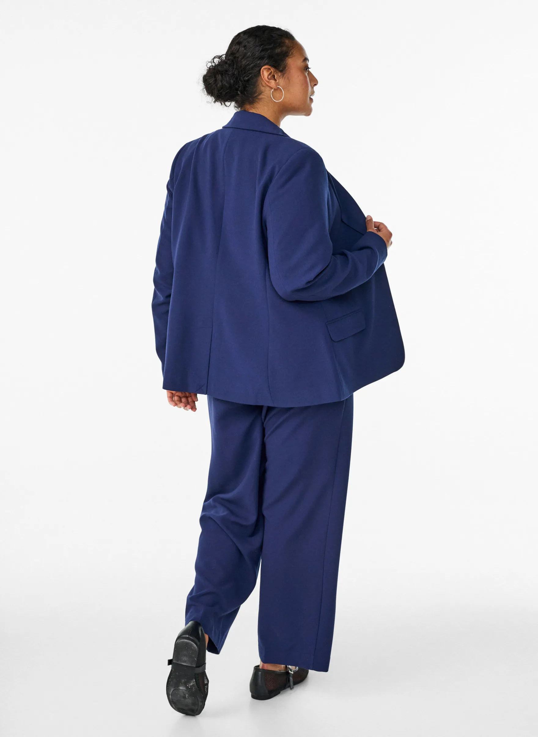 Taillierte Hose mit hoher Taille und gerader Passform
