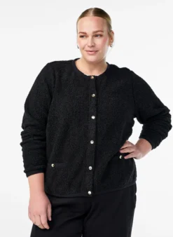 Teddy-Strickjacke mit goldfarbenen Knöpfen