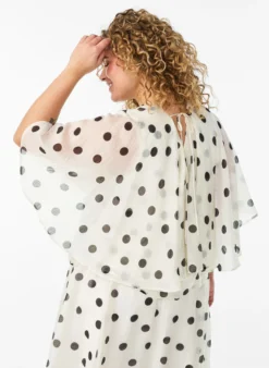 Top im Lagenlook mit Polka-Dot-Muster