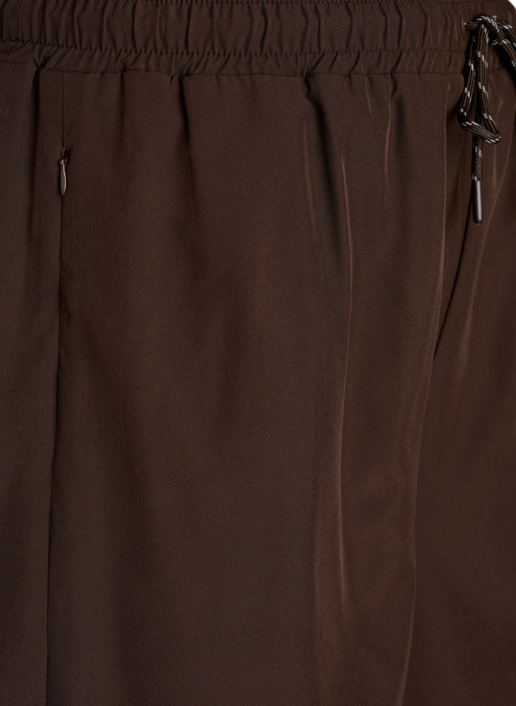 Trainingsshorts mit Innenhose und Handytasche