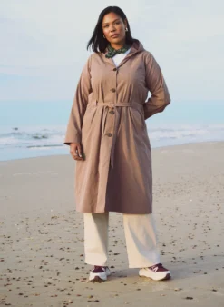 Trenchcoat mit Kapuze und Bindegürtel