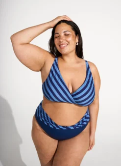 Triangel-Bikinioberteil mit Streifen und Wickeldetail