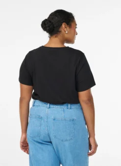 T-Shirt aus Baumwolle mit dekorativem Frontdetail