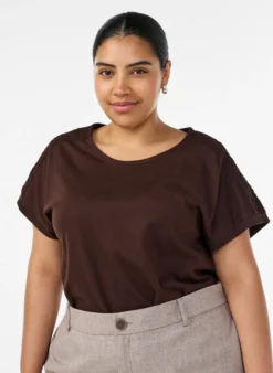 T-Shirt aus Baumwolle mit Häkeldetail