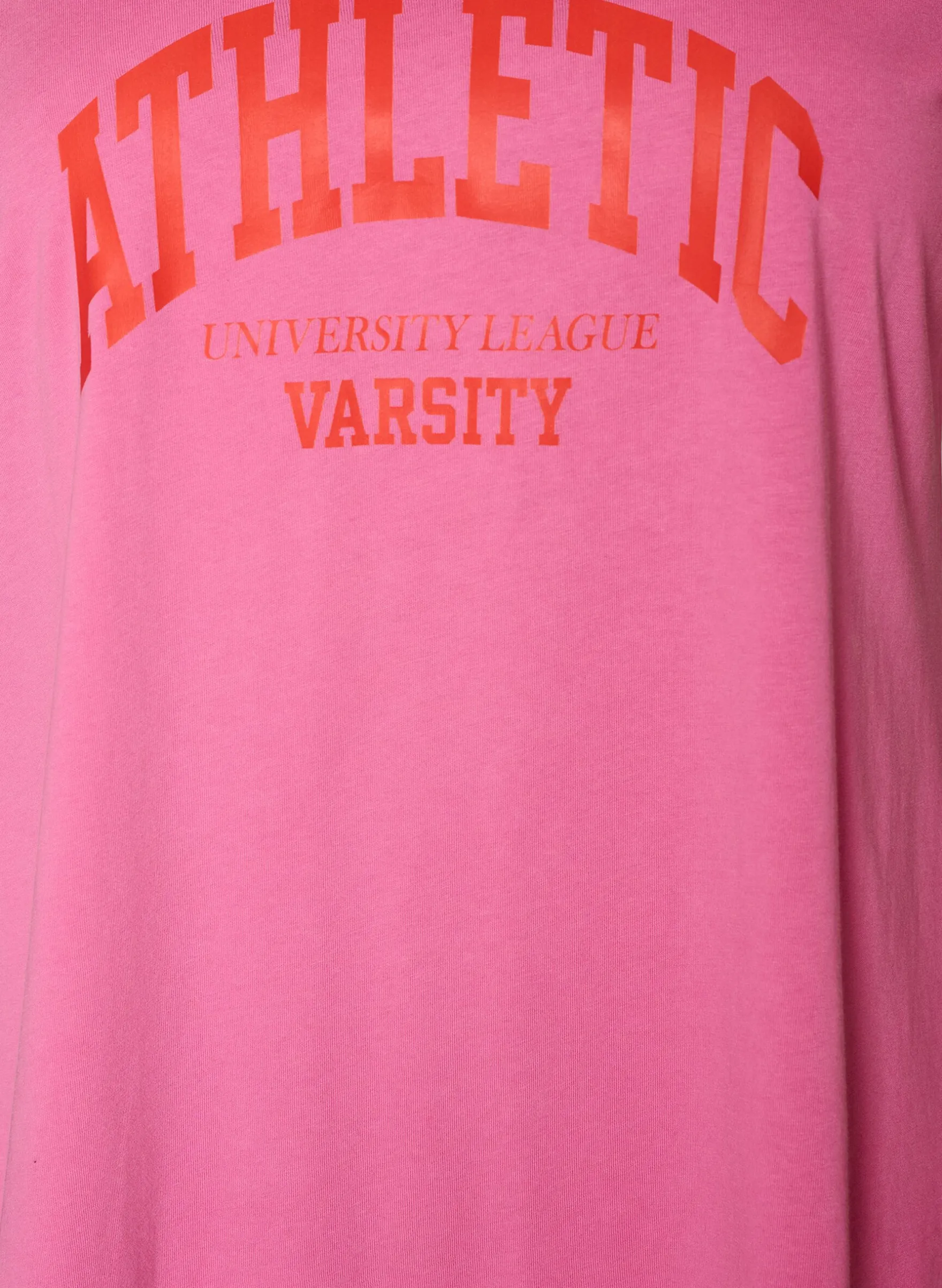 T-Shirt aus Bio-Baumwolle mit Varsity-Print und V-Ausschnitt
