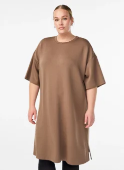 T-Shirt-Kleid aus Jersey mit Seitenschlitzen