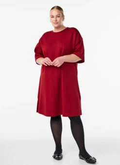 T-Shirt-Kleid aus Jersey mit Seitenschlitzen