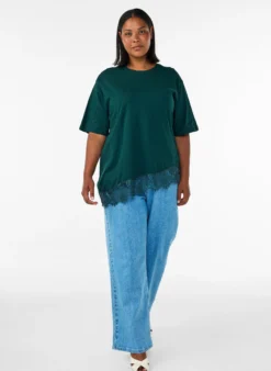 T-Shirt mit asymmetrischem Spitzensaum