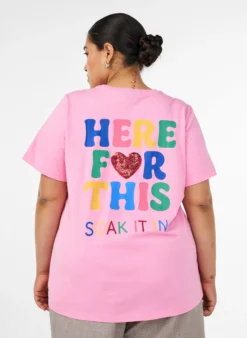 T-Shirt mit Pailletten-Herz und buntem Rückenprint