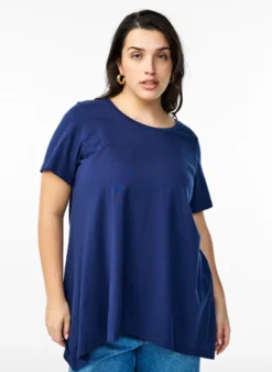 T-Shirt mit Rundhalsausschnitt und A-Linie