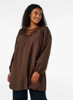 Tunika aus Viskose mit Spitzendetails