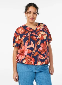 Viskosebluse mit Blumenprint und kurzen Ärmeln