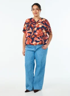 Viskosebluse mit Blumenprint und kurzen Ärmeln