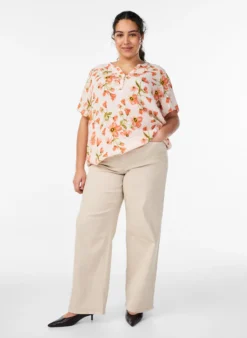 Viskosebluse mit Blumenprint und kurzen Ärmeln