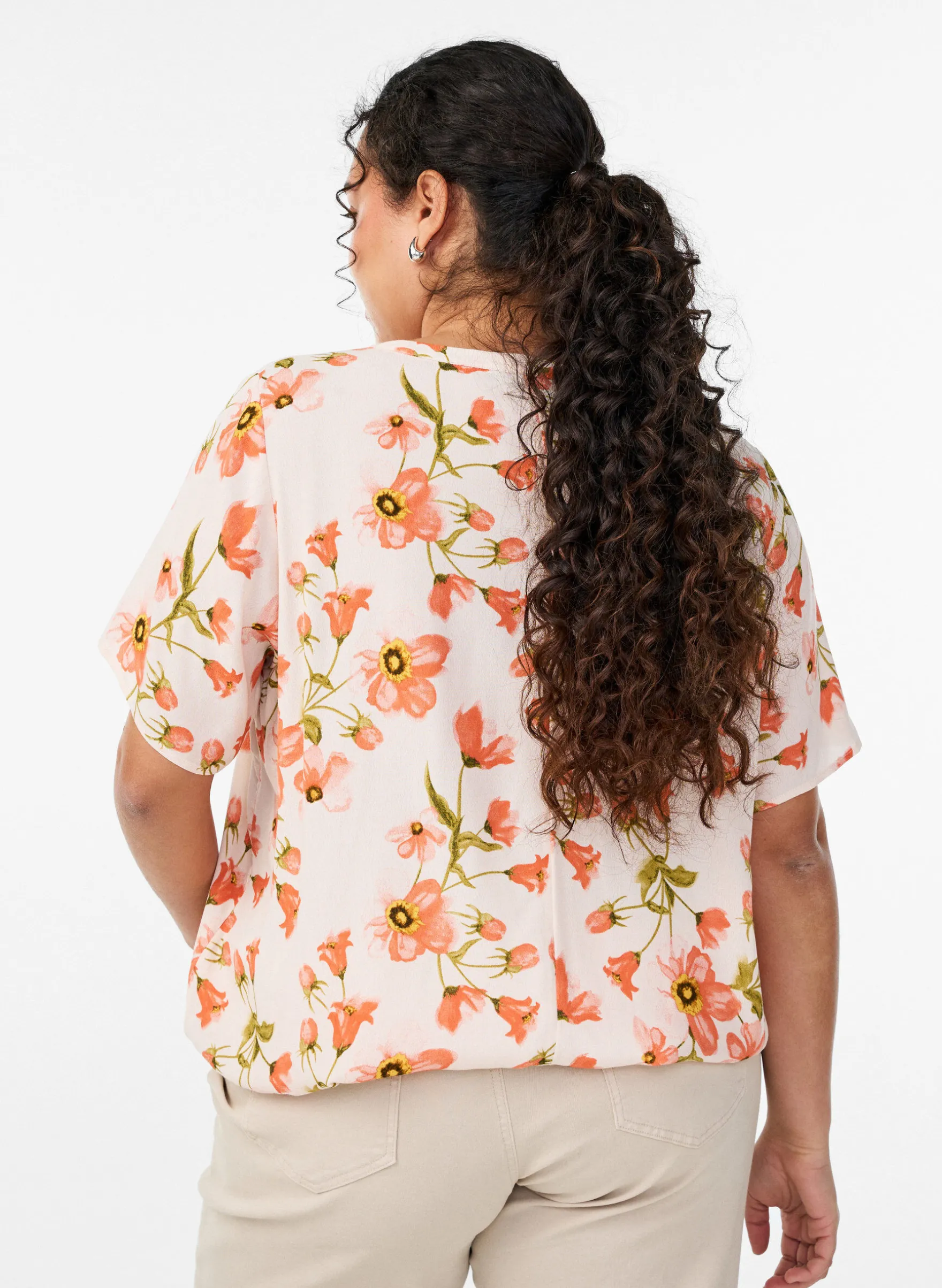 Viskosebluse mit Blumenprint und kurzen Ärmeln