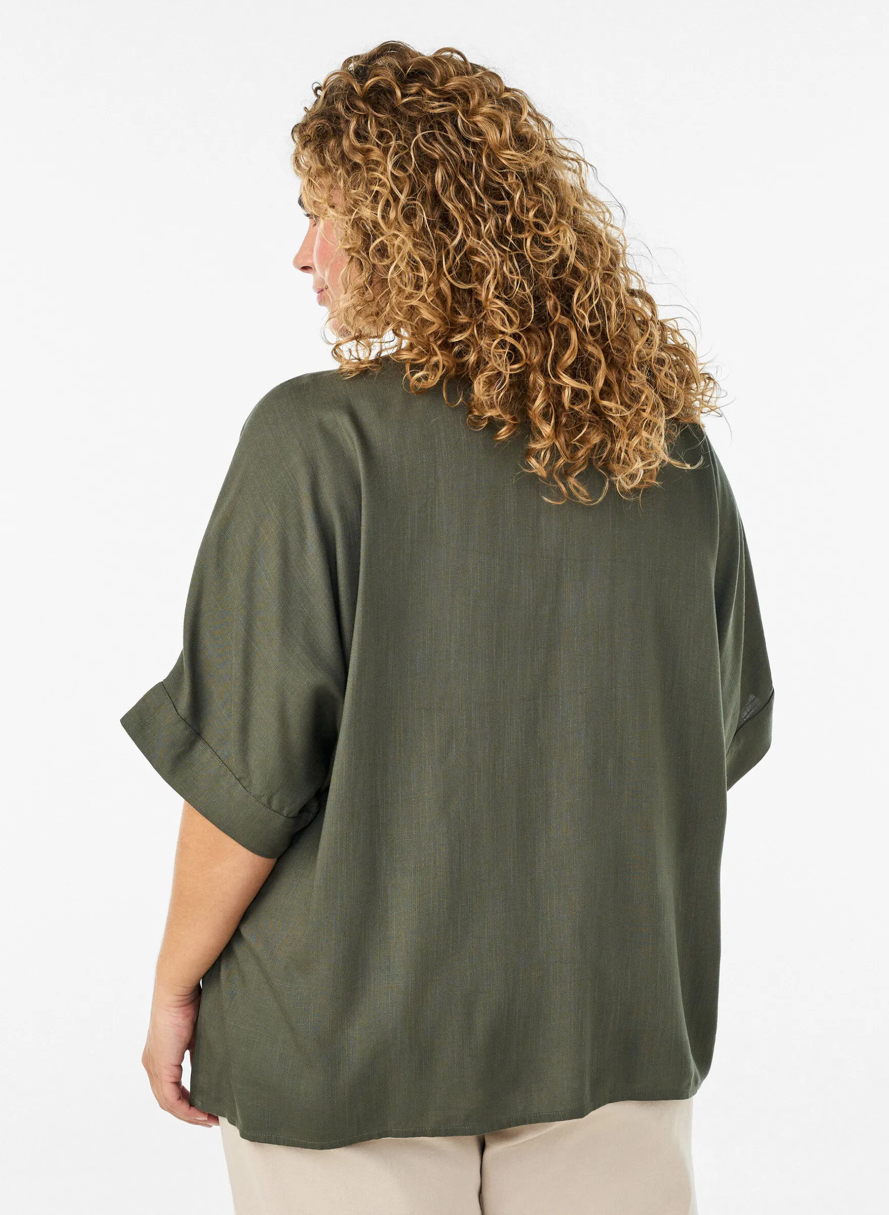 Viskosebluse mit Crochet-Besatz und Knöpfen