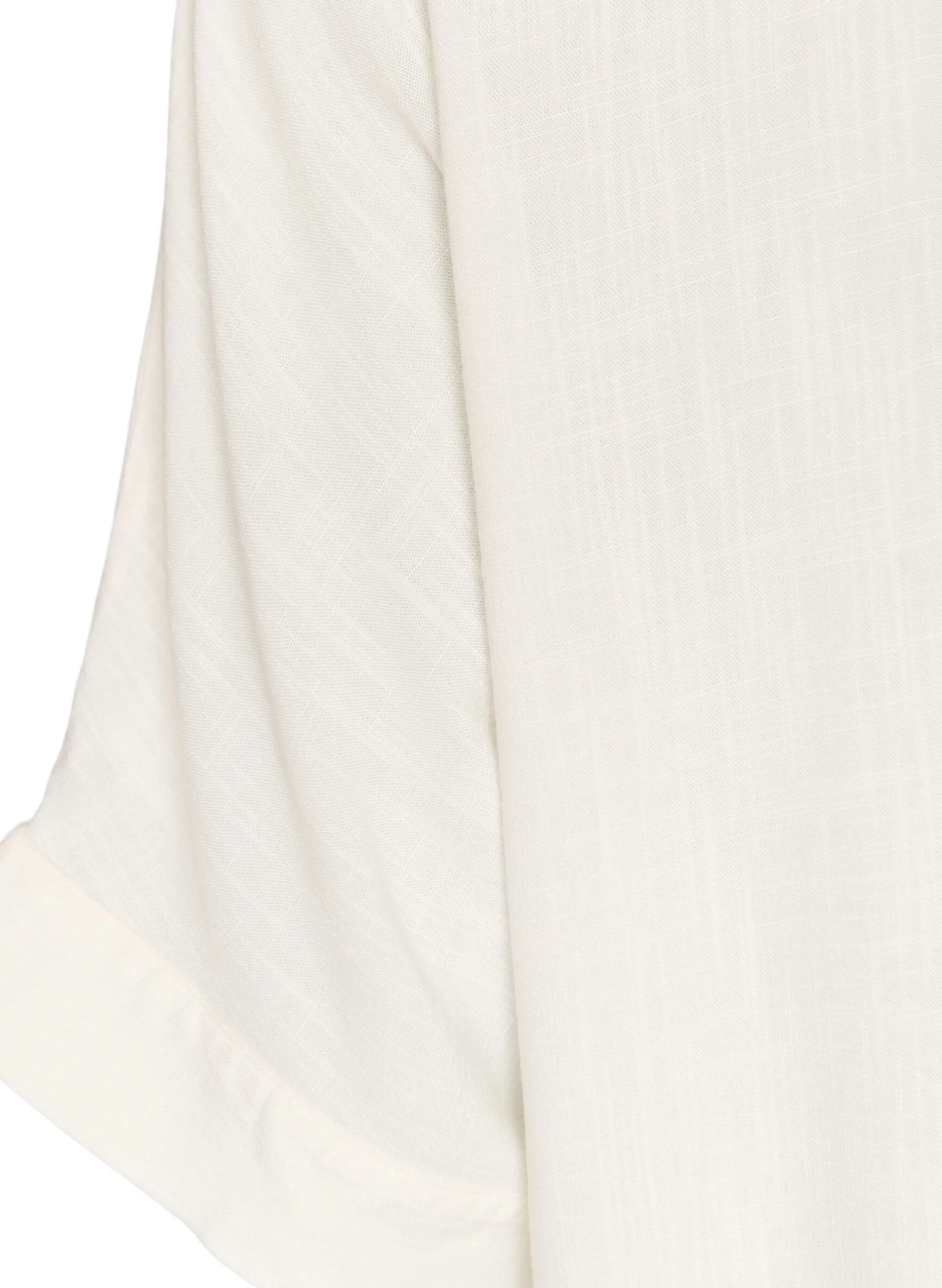 Viskosebluse mit Crochet-Besatz und Knöpfen