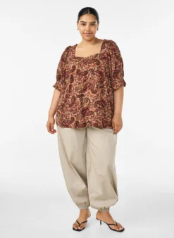 Viskose-Bluse mit Paisley-Print und eckigem Ausschnitt