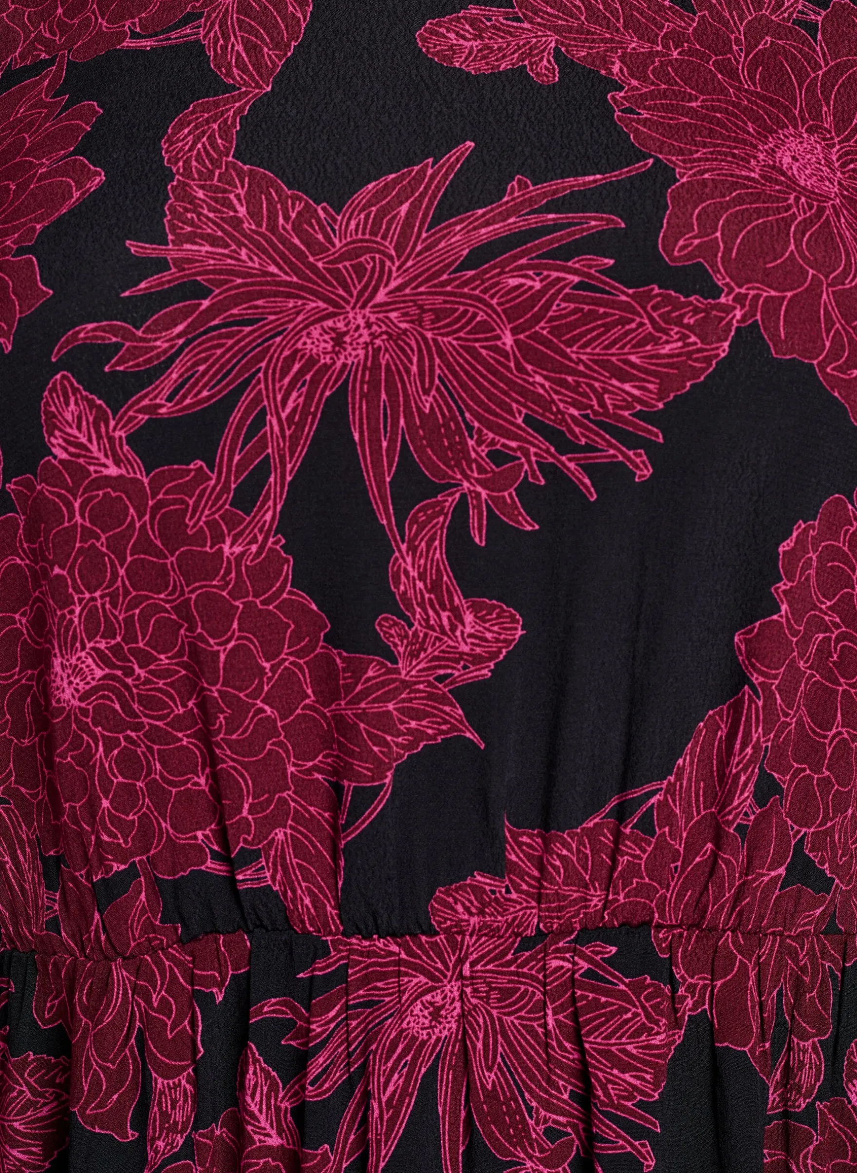 Viskosekleid mit Druck und langen Ärmeln