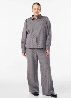 Weite Hose mit hoher Taille