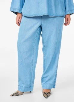 Weite Jeans mit elastischem Bund