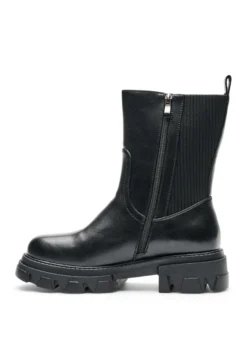 Weiter Passform - Chelsea-Boot mit chunky Sohle und gerippten Einsätzen
