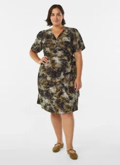 Wickelkleid mit Print