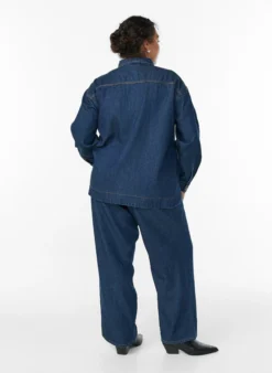 Wide Leg Jeans mit Bindegürtel und hoher Taille