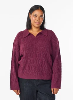 Zopfmusterpullover mit Polokragen